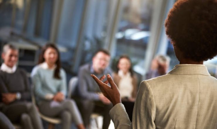 L’art oratoire et la prise de parole en public – Convaincre, captiver, inspirer